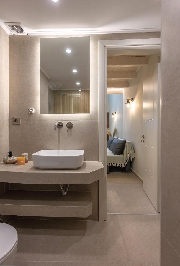 Apollo Luxury Suites Превеза Екстериор снимка