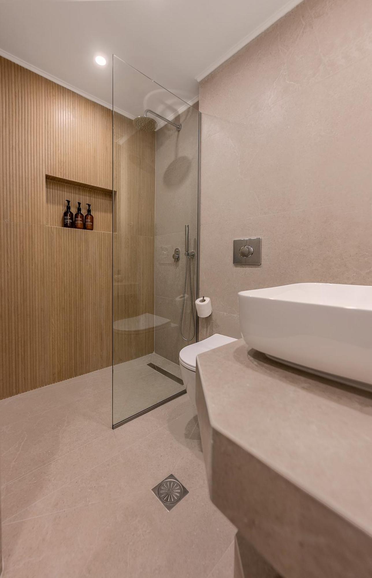 Apollo Luxury Suites Превеза Екстериор снимка